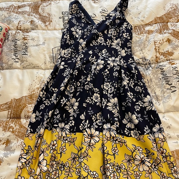 Vince Camuto dress - Picture 2 of 4